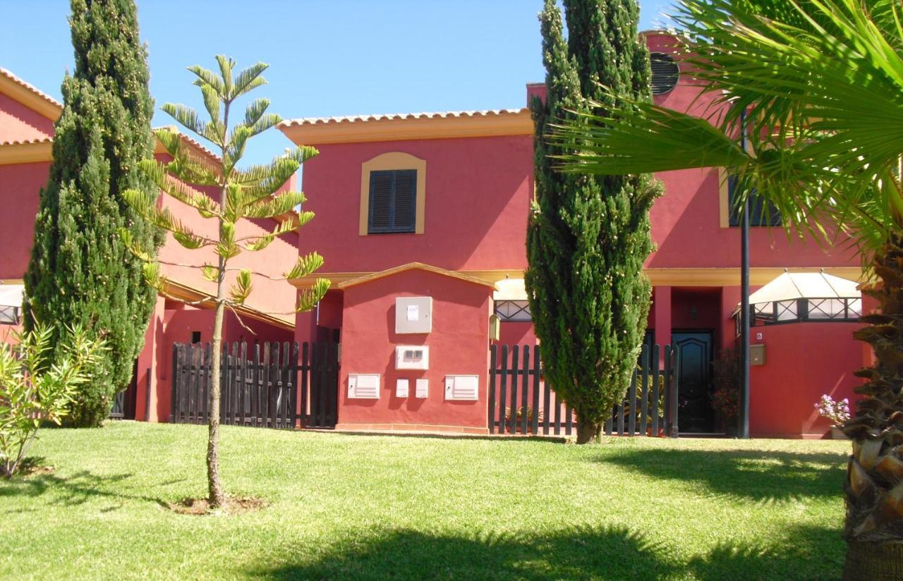 Olhando Um Campo De Golf Islantilla Buitenkant foto